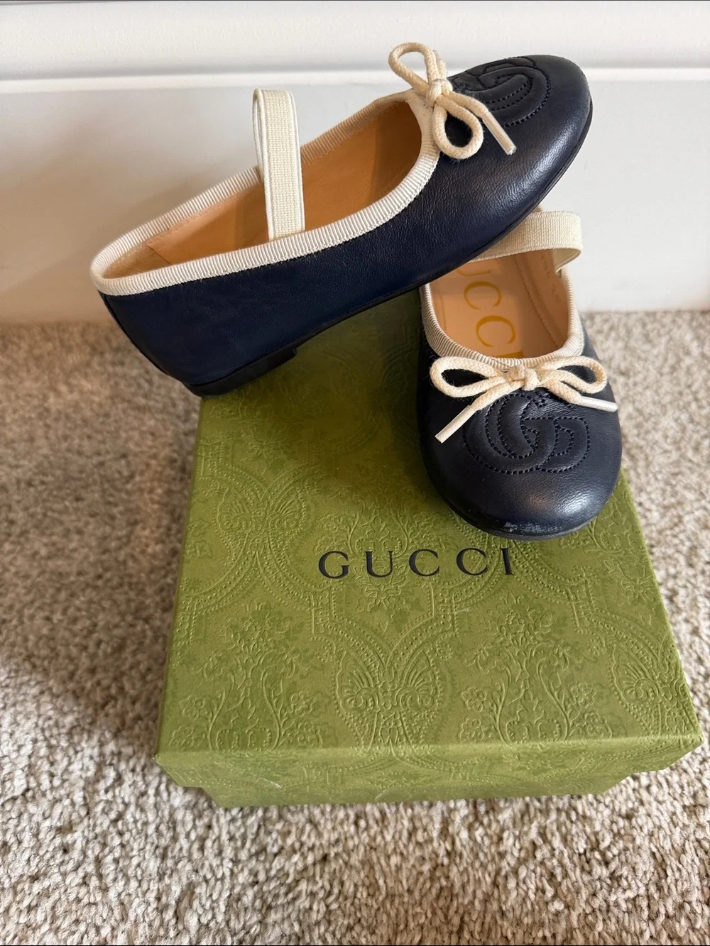 Gucci Classic Mary Jane Ballet Flat Leather Girls Sz 8 100% Authentic